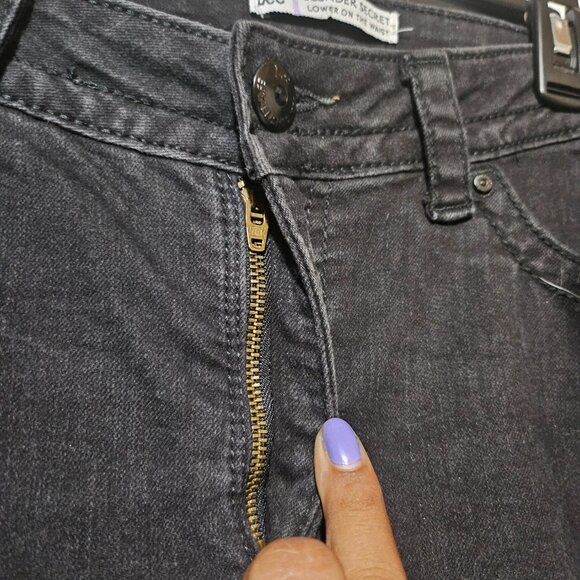 Lee Slender Secret Lower On the Waist Black Denim with Rhinestones Size 14 - Picture 9 of 9